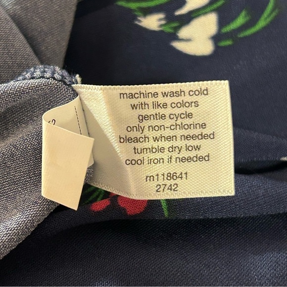 Lane Bryant Tank Top V-Neck Sleeveless Blouse Women's Navy Floral Size 26/28 - Picture 5 of 7